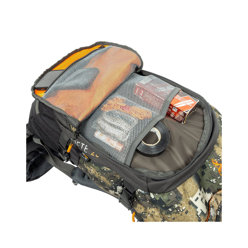 Desolve Veil Camo | Hunters Element Arete Bag 25L - Showing Front Pocket. 