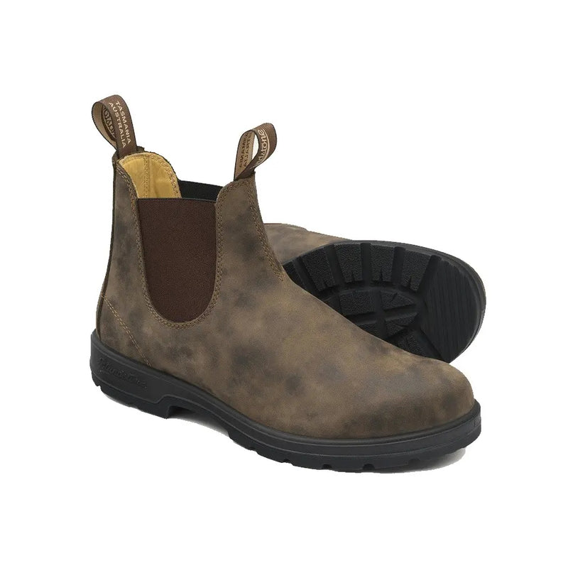 Rustic Brown | Blundstone 585 Elastic Sided Boot Image Showing Pair Of Boots, One Laying Down On Its Side To Show The Outter Sole.