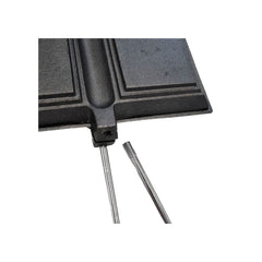 Black / Double | Campfire Double Jumbo Jaffle Iron Image Showing Close Up View Of The Removeable Handles.