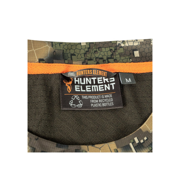 Desolve Veil | Hunters Element Eclipse Crew V2 Image Showing Close Up View Of Neck Seam, And Tag.