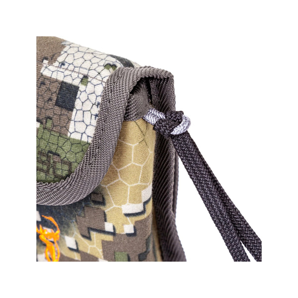 Desolve Veil | Hunters Element Rangefinder Defender Image Showing Close Up View Of Loop Attachment.