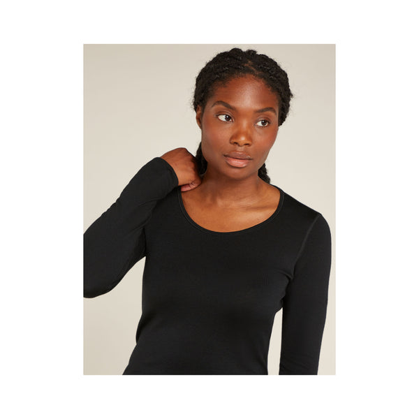 Black | Icebreaker Womens Merino 260 Tech Long Sleeve Scoop Thermal Top Image Showing Close Up View Of The Scoop Neck.