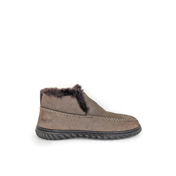 Chocolate | Koalabi Mens Cabin Slipper Image Showing Side View.