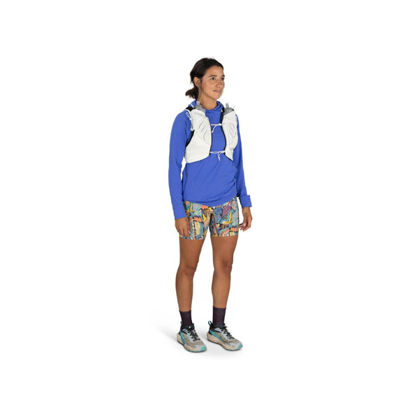 Mystery White | Osprey Duro Pro 10L Womens Hydration Vest With Flasks Image Showing A Model Wearing The Osprey Duro Pro 10L Womens Hydration Vest With Flasks , Front View.