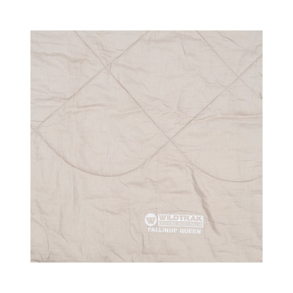 152 x 200cm | Wildtrak Pallinup Queen Sleeping Bag 0 Image Showing Close Up View Of The Sewn Through Stitches.