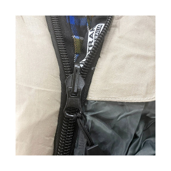 152 x 200cm | Wildtrak Pallinup Queen Sleeping Bag 0 Image Showing Close Up View Of The Auto Locking Zipper.