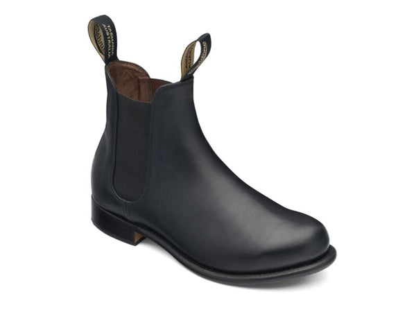 Black | Single boot showing toe and side of boot