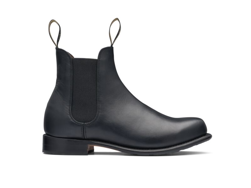 Black | Side view of single boot