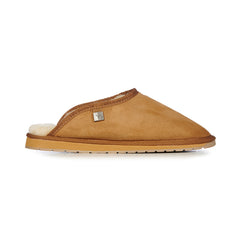 Chestnut | Side of slipper with metal logo tag
