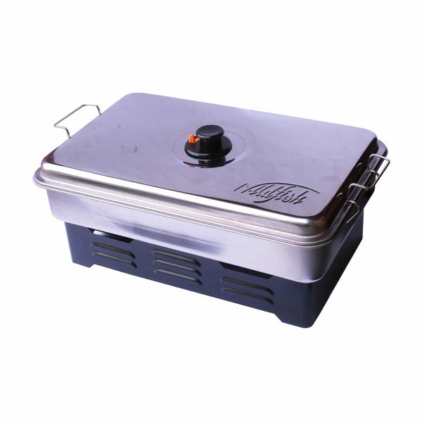 Smoker with lid on