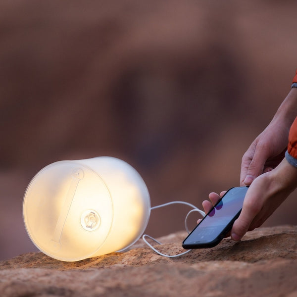 Light on plugging in phone